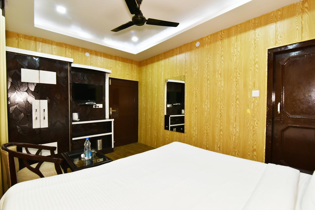 Surbhi Guest House Дхарамсала Екстериор снимка