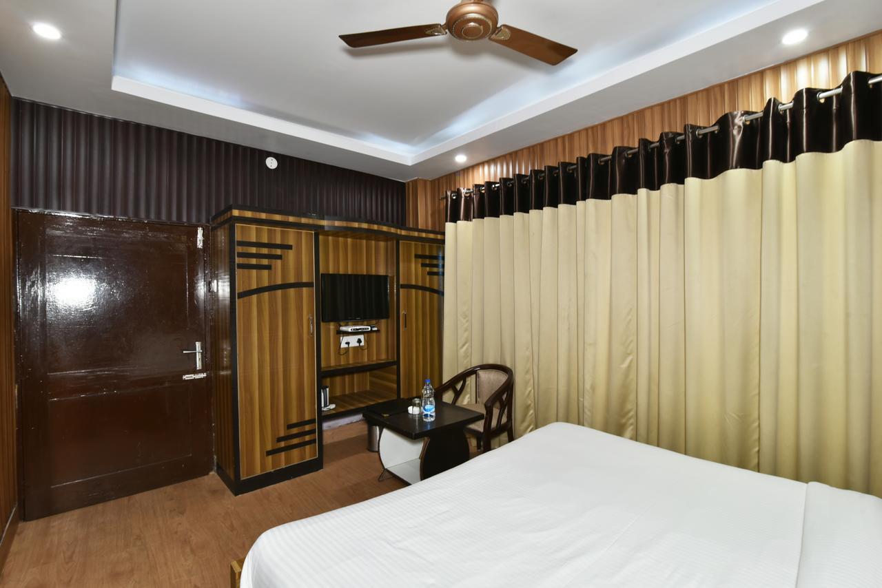 Surbhi Guest House Дхарамсала Екстериор снимка