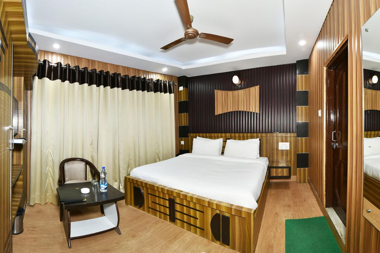 Surbhi Guest House Дхарамсала Екстериор снимка